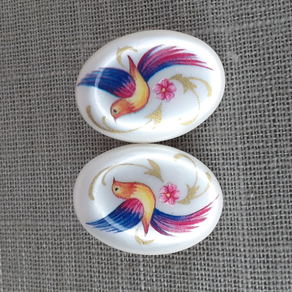 Avon Pretty Plumes Pierced Earrings 1991